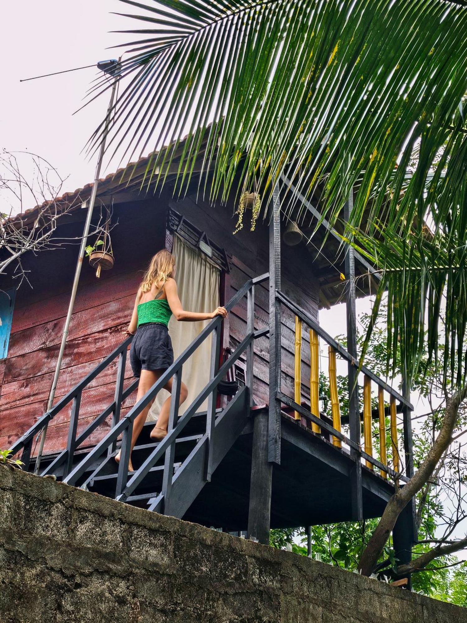 Hotel Bird House Mirissa Esterno foto